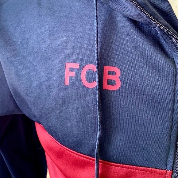 FCB Barcelona Official Soccer Hoodie Jacket. Large - Picture 4 of 9